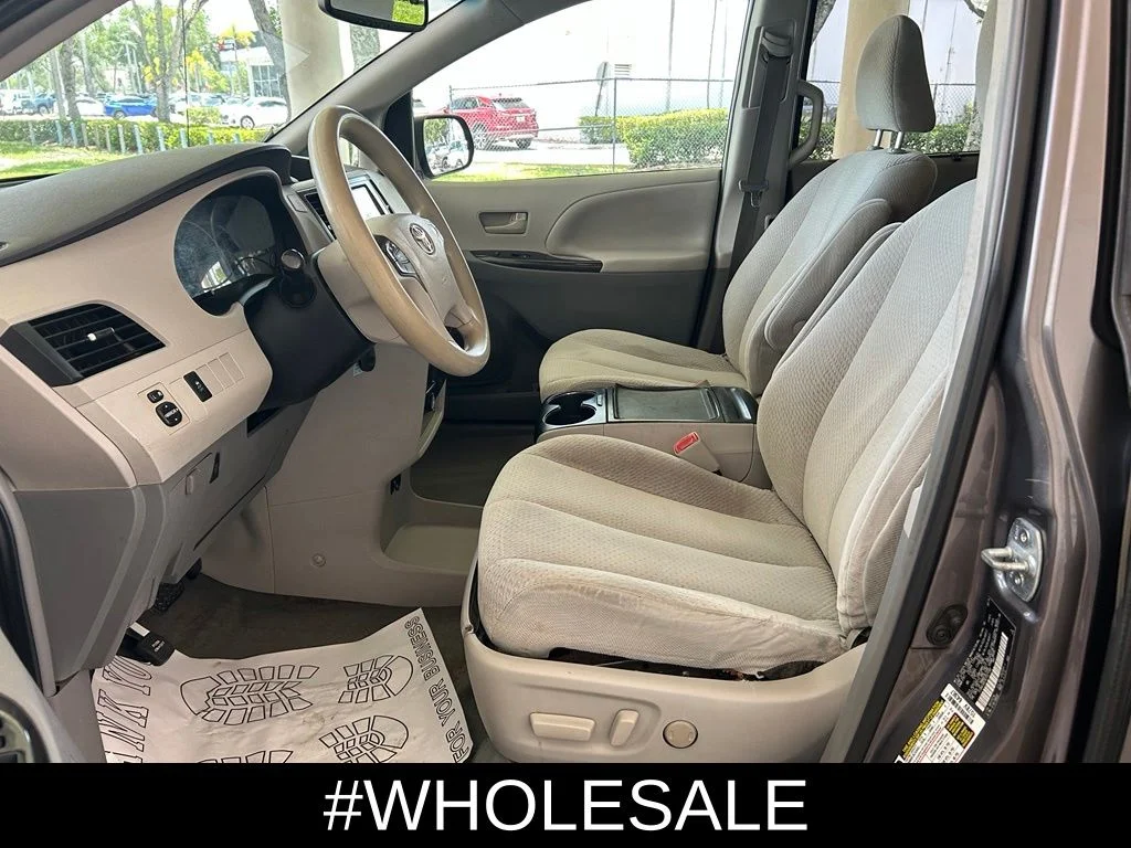 Used 2014 Gray Toyota LE image 7