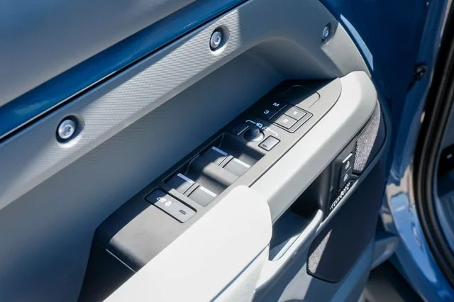 New 2026 Tasman Blue Land Rover X-Dynamic SE image 48