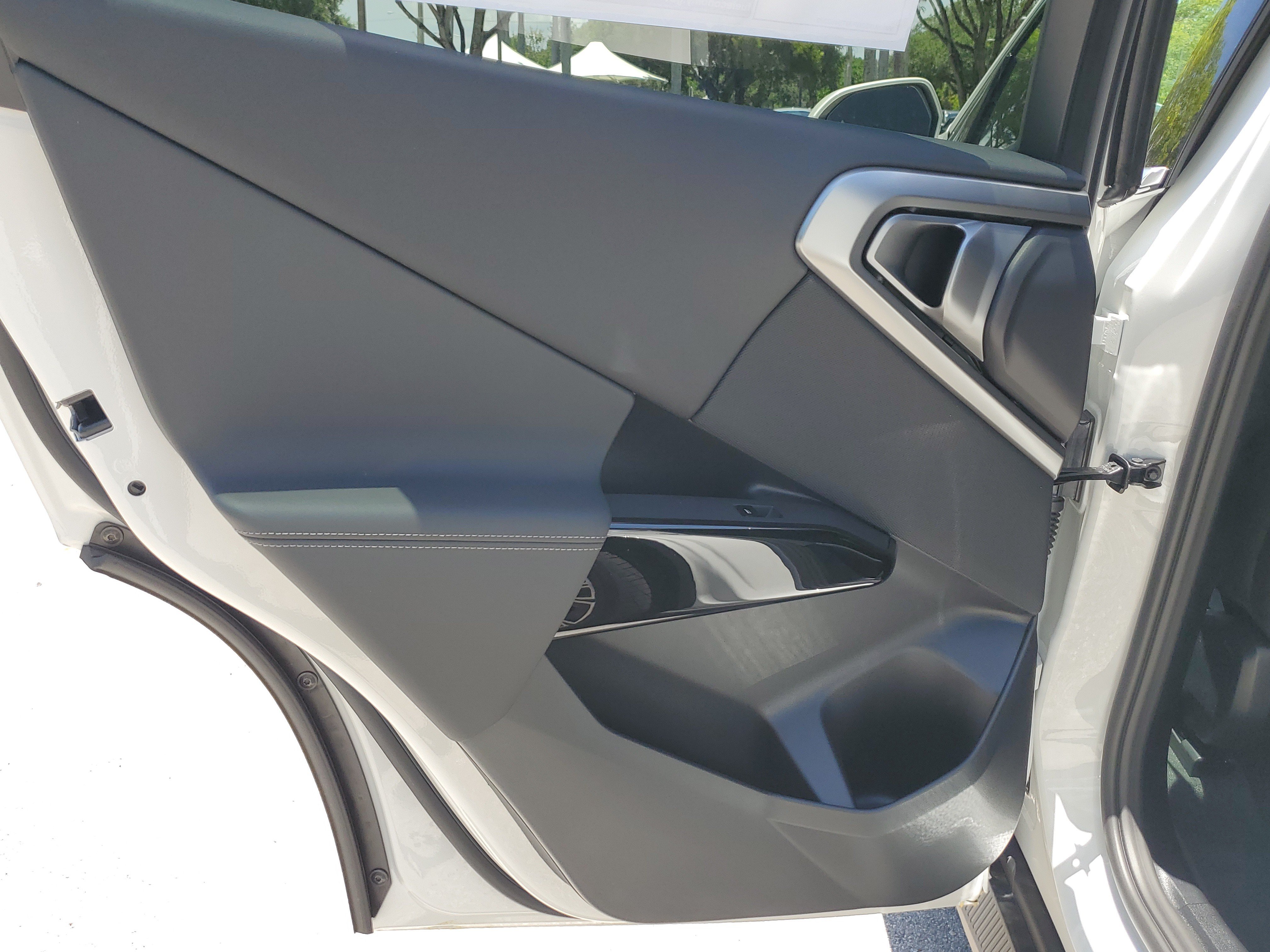 New 2026 Mineral White Metallic BMW 30 xDrive image 15