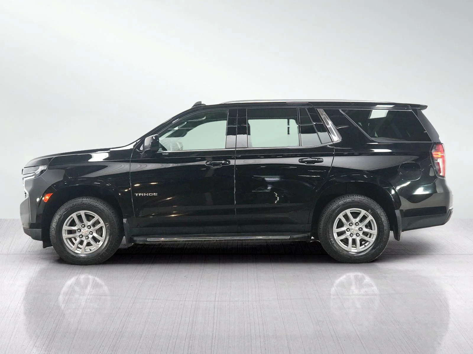 Used 2023 Chevrolet Tahoe LS with VIN 1GNSKMKD7PR232831 for sale in Bloomington, Minnesota