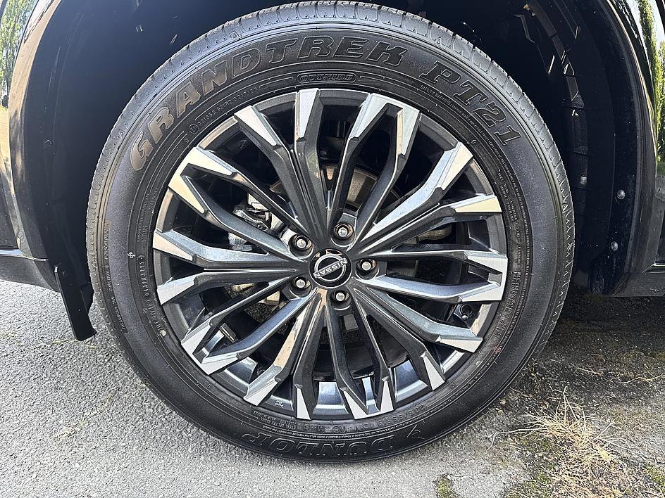 Used 2026 Super Black Nissan Platinum image 8