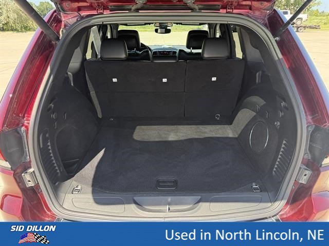 Used 2018 Velvet Red Pearlcoat Jeep Altitude image 11