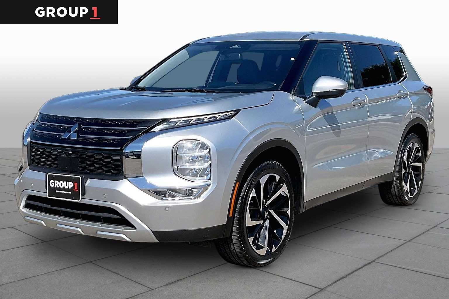 2024 Mitsubishi Outlander SE 2WD's photo