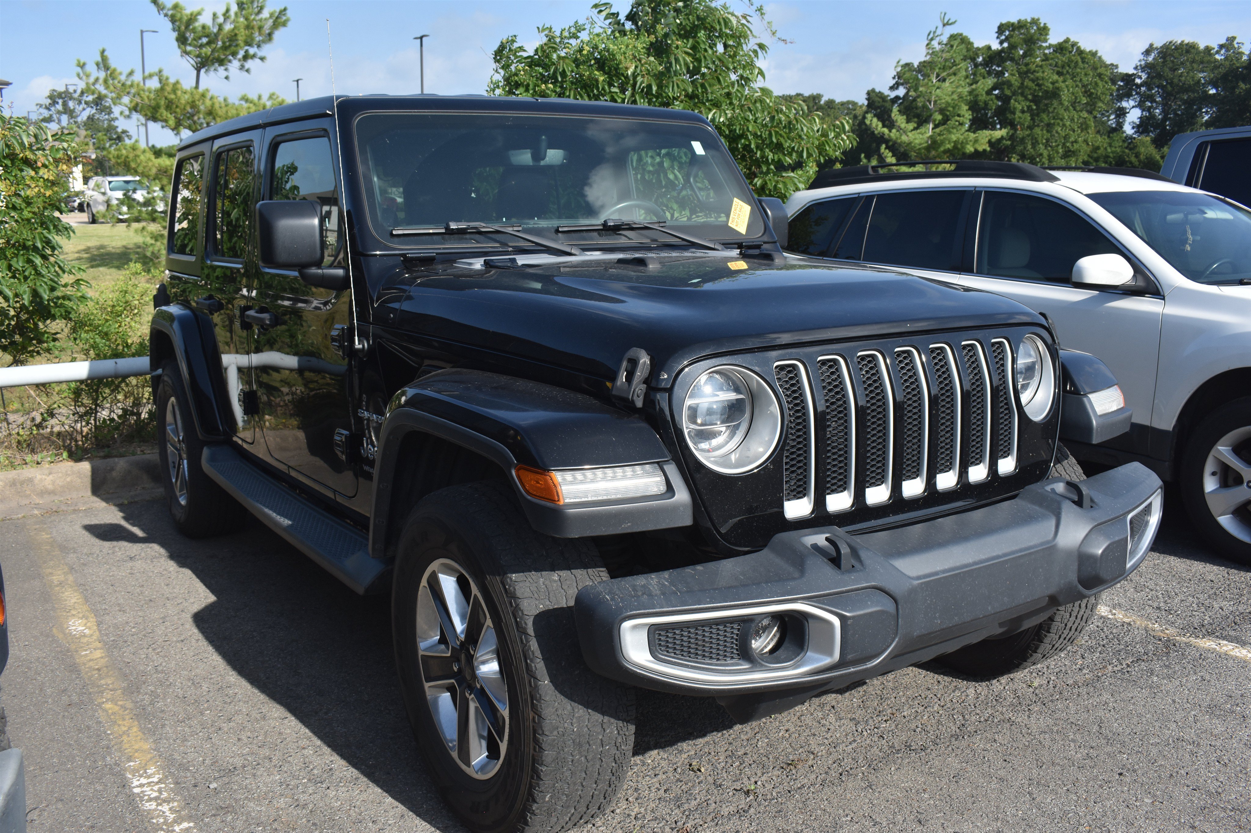 Used 2018 Black Clearcoat Jeep Sahara image 3