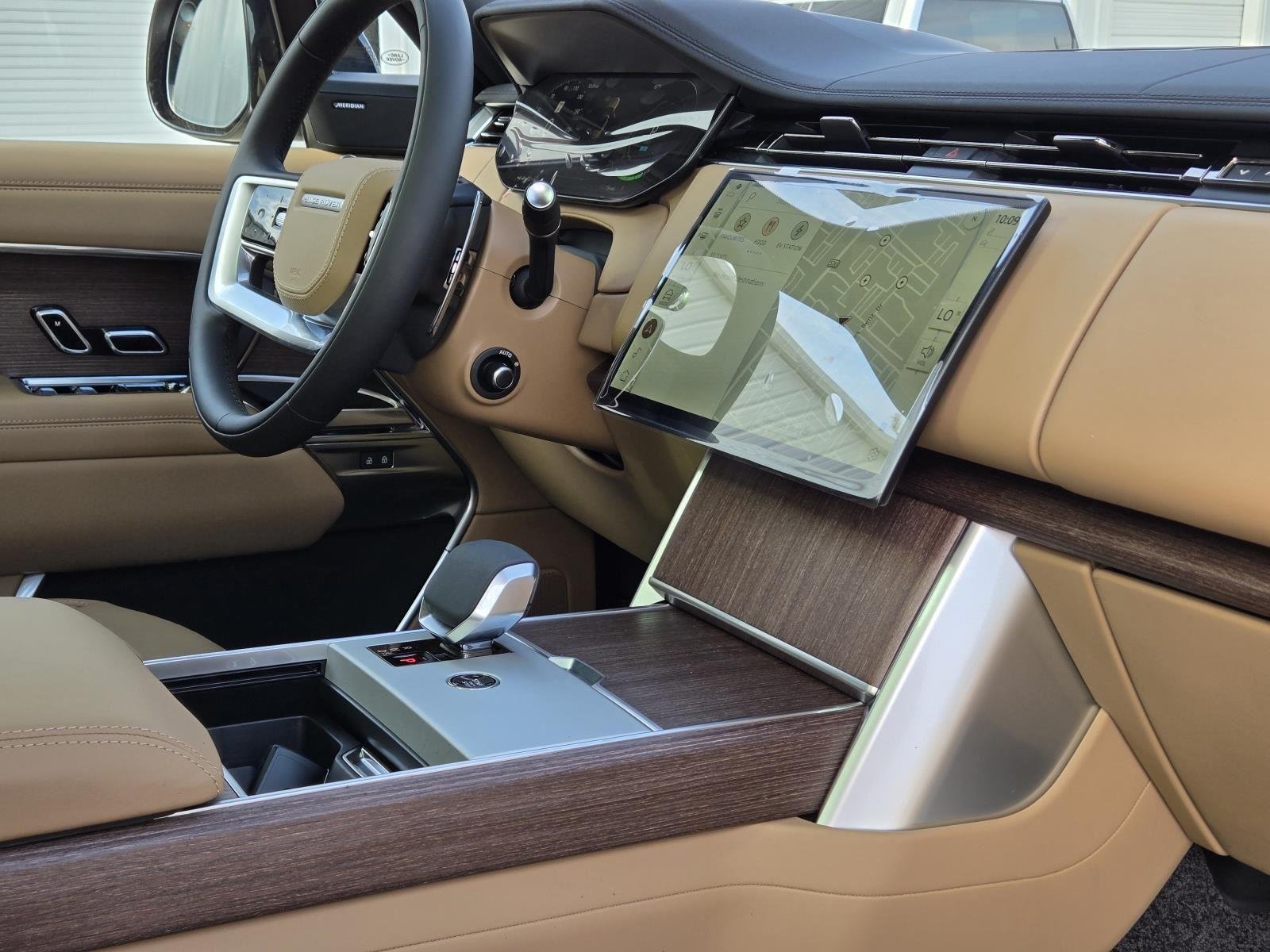 New 2026 Batumi Gold LAND ROVER SE PHEV image 43