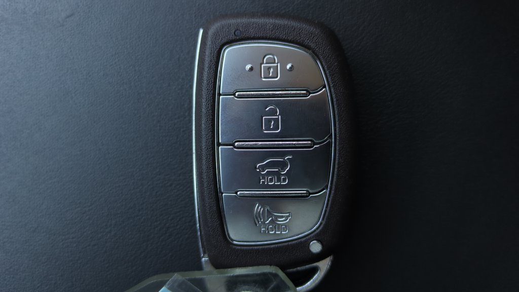 Used 2019 Blue Hyundai Sport image 27