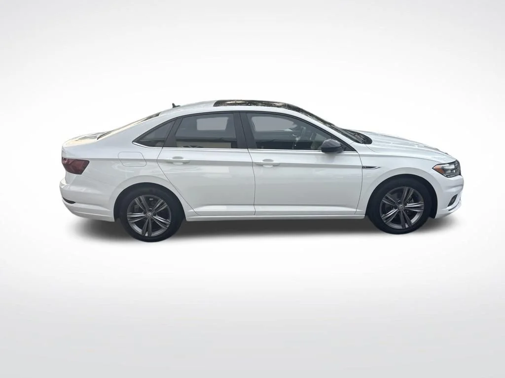 Used 2021 White Volkswagen  image 4