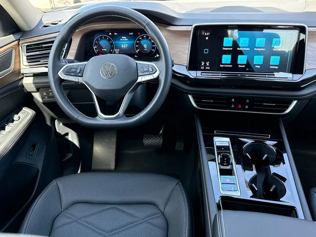 New 2026 Pure Gray Volkswagen 2.0T SE w/Technology image 29
