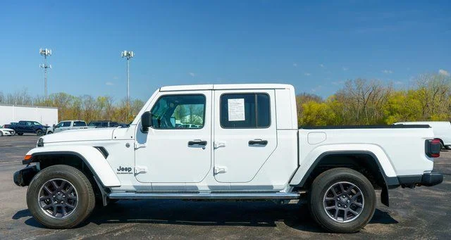 Used 2021 White Jeep Overland image 9