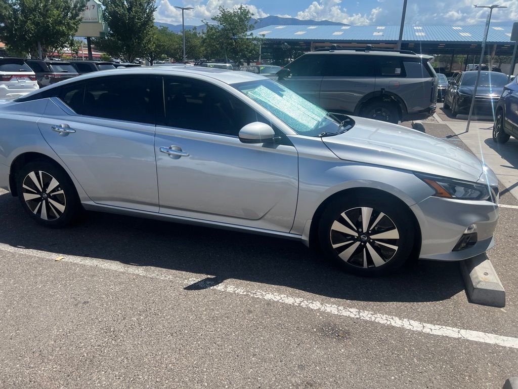 Used 2022 Silver Nissan 2.5 SL image 7