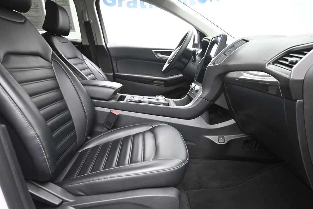 Used 2024 White Ford SEL image 9