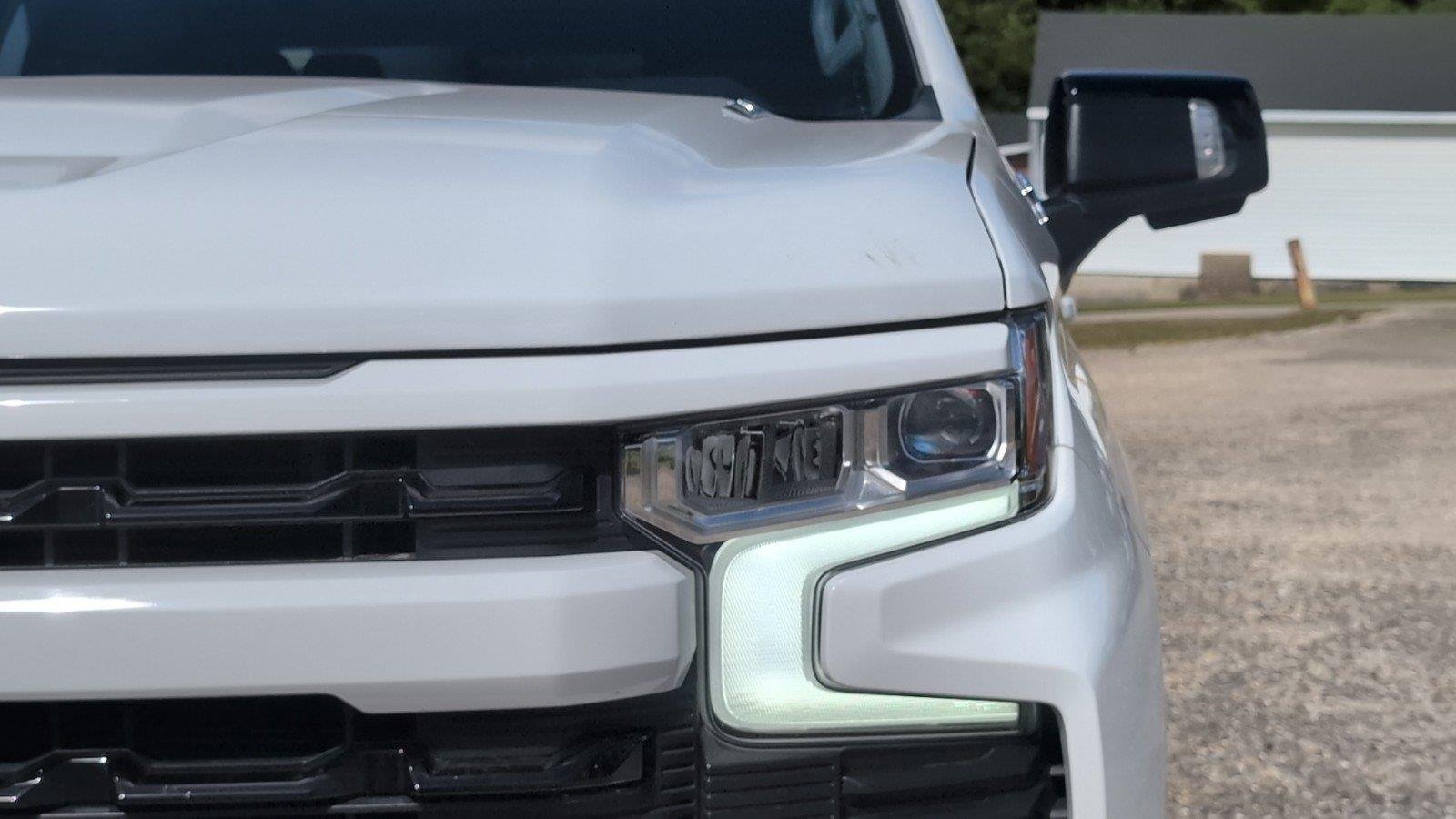 Used 2025 Summit White Chevrolet RST image 12