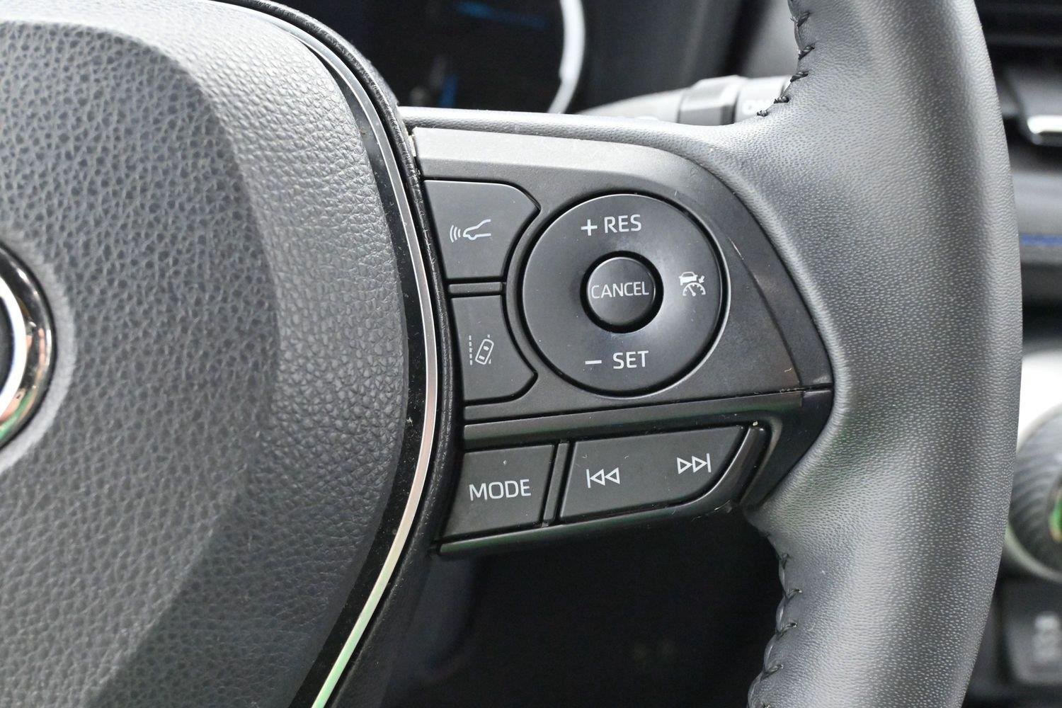 Used 2022  Toyota Hybrid XSE image 19