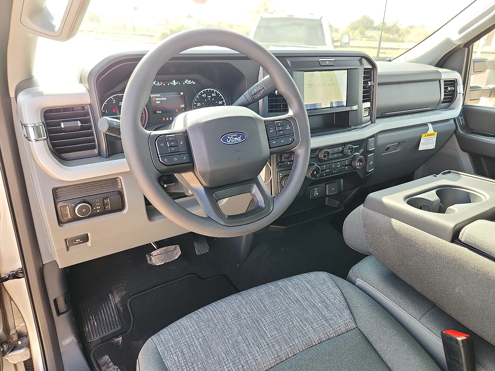 New 2027 Iconic Silver Metallic Ford XLT image 13