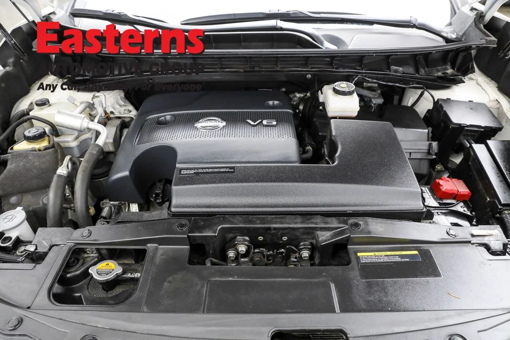 Used 2023 White Nissan SL image 7