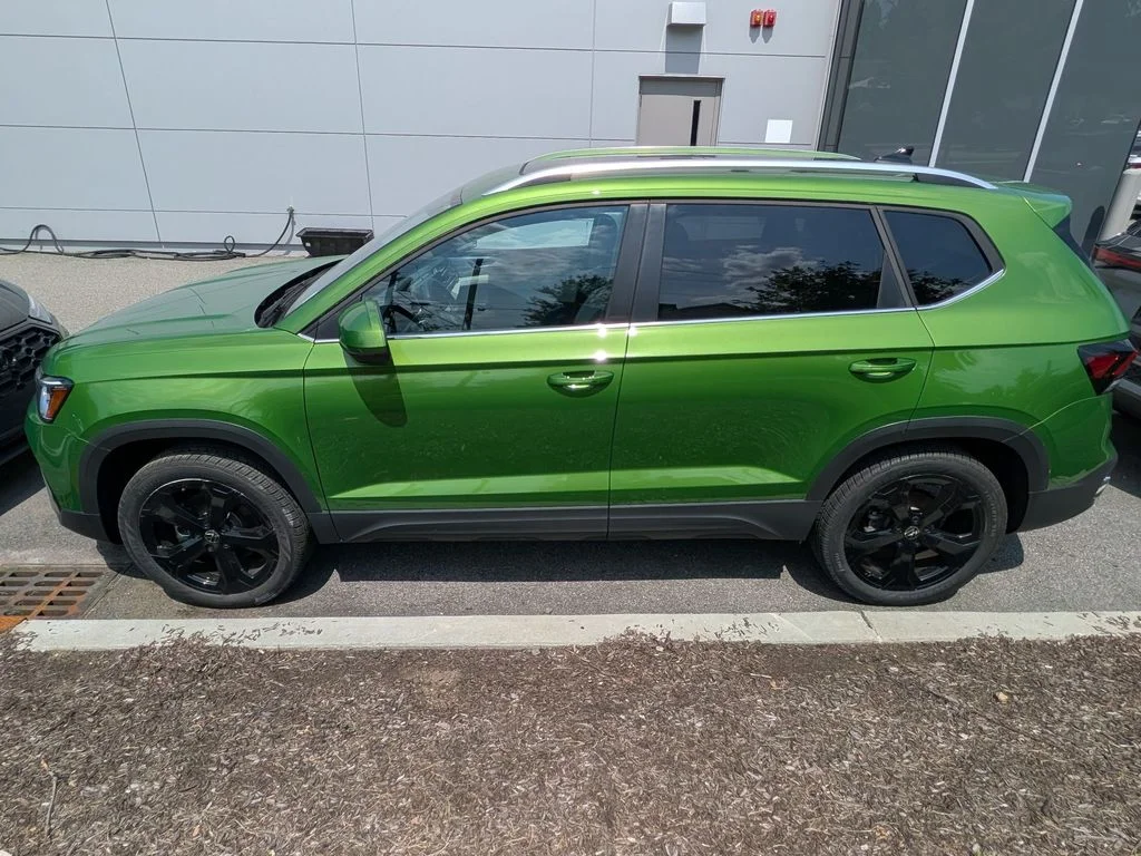 Used 2025 Green Volkswagen 1.5T SEL image 6