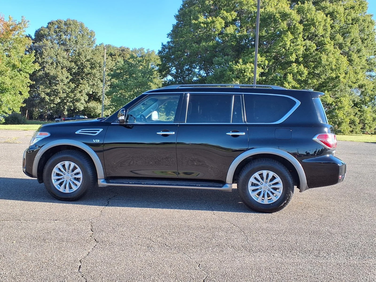 Used 2019 Super Black Nissan SV image 3