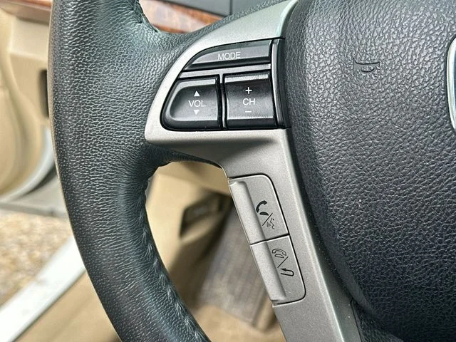 Used 2012  Honda EX-L image 42