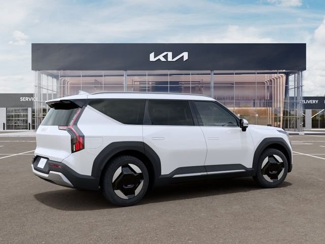 New 2026 Glacial White Kia Wind AWD image 6
