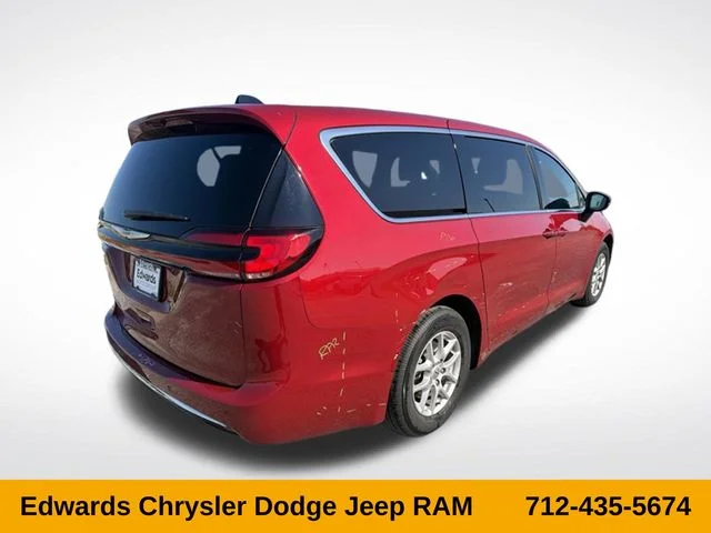 Used 2025 Red Chrysler Select image 7