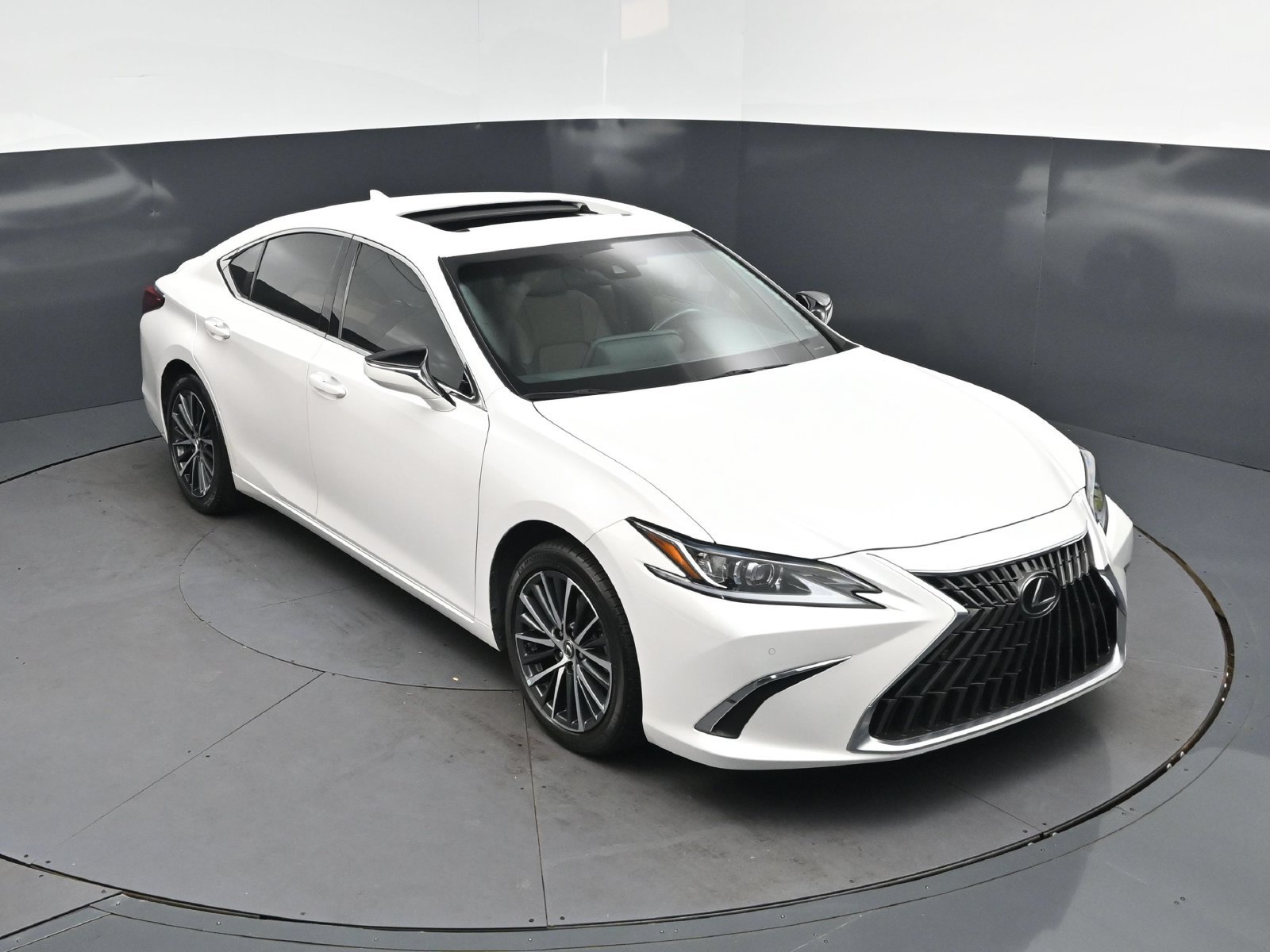 Certified Used 2024 White Lexus 350 image 1