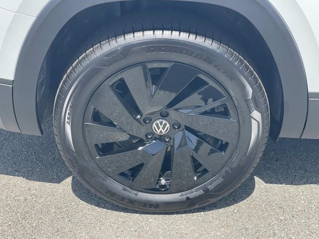 New 2026 White/off-white Volkswagen 2.0T SE w/Technology image 30