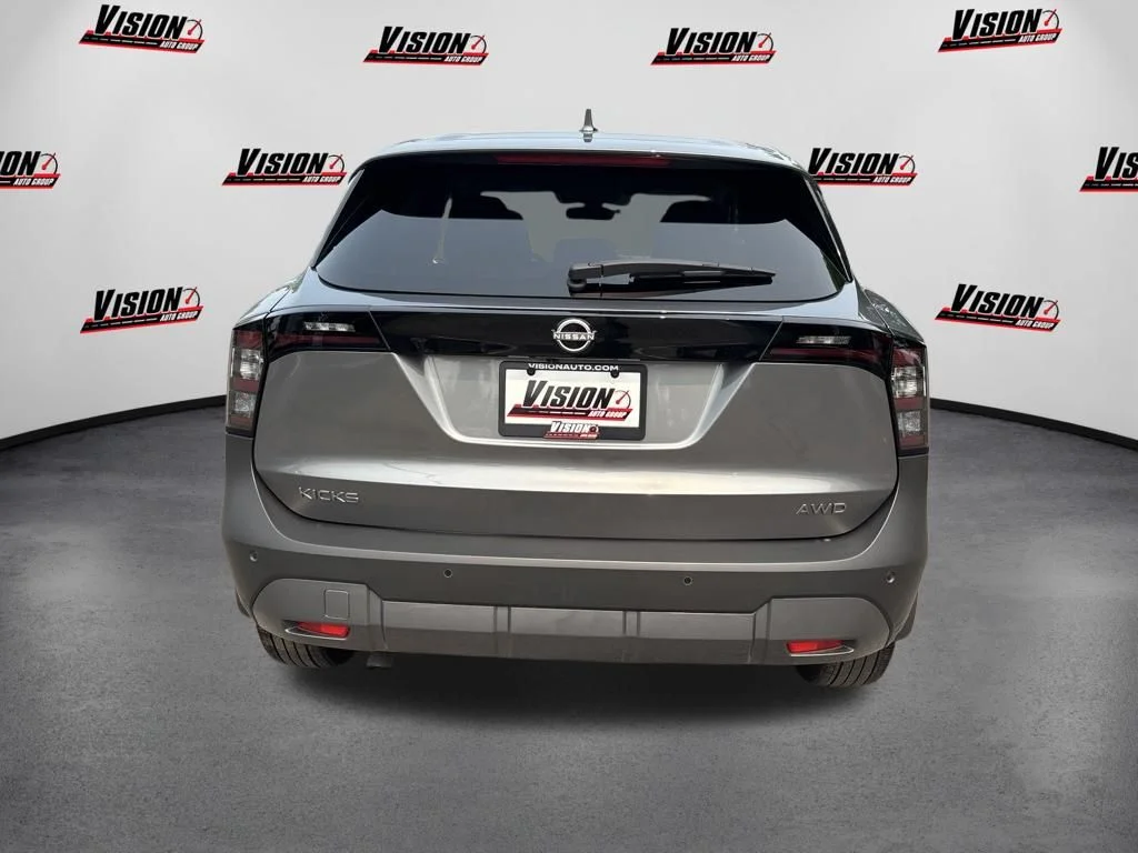 Used 2025 Gray Nissan SV image 6