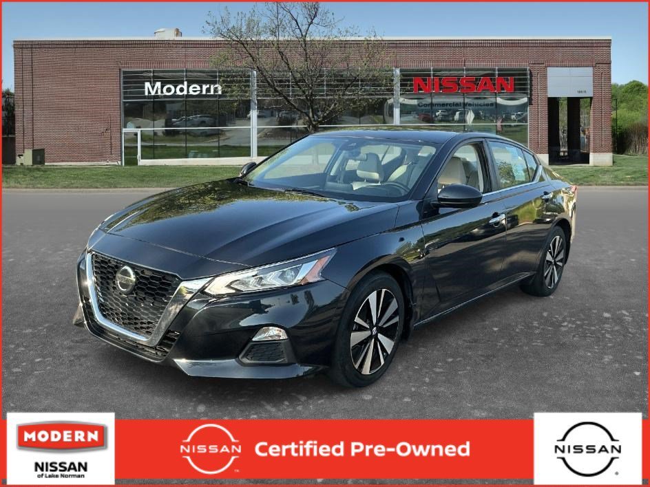 Certified Used 2022 Storm Blue Metallic Nissan 2.5 SV image 1