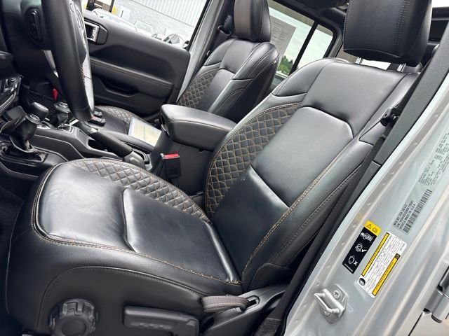 Used 2022 Silver Jeep Unlimited Sahara High Altitude image 15