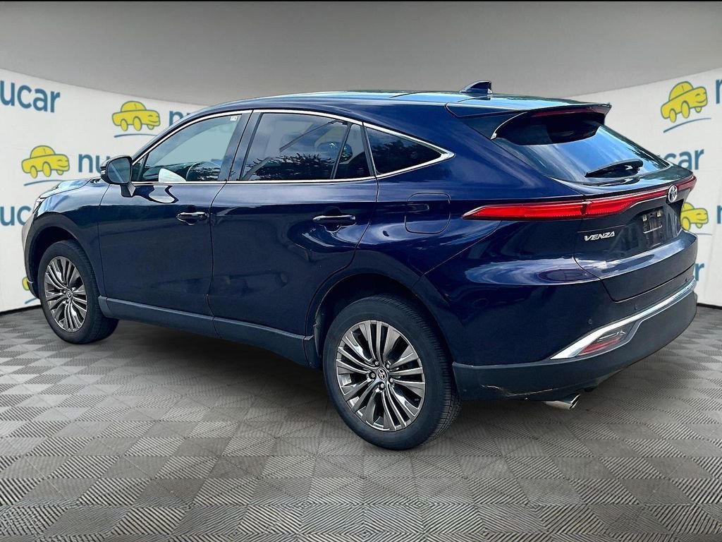 Used 2023  Toyota Limited image 5