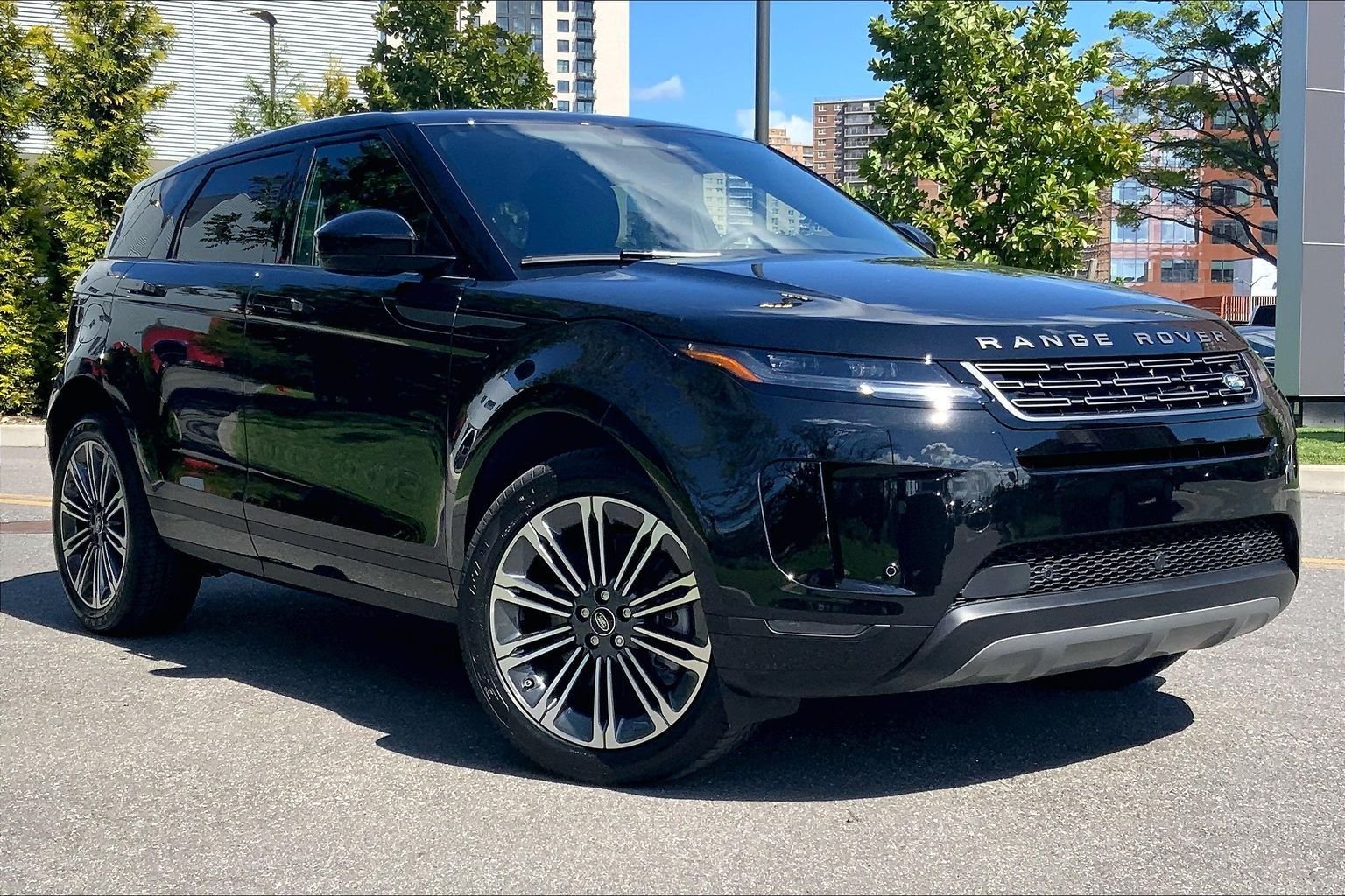 New 2026 Santorini Black Land Rover S image 2