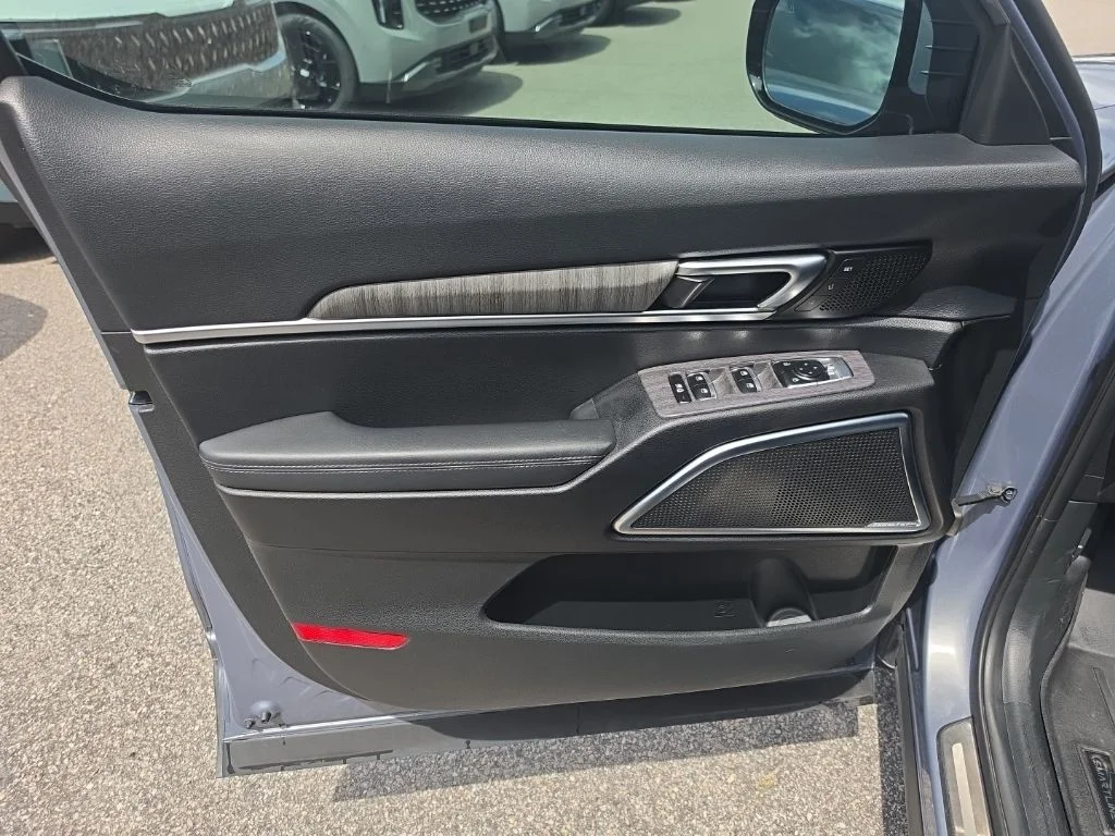 Used 2023 Silver Kia SX-Prestige image 11