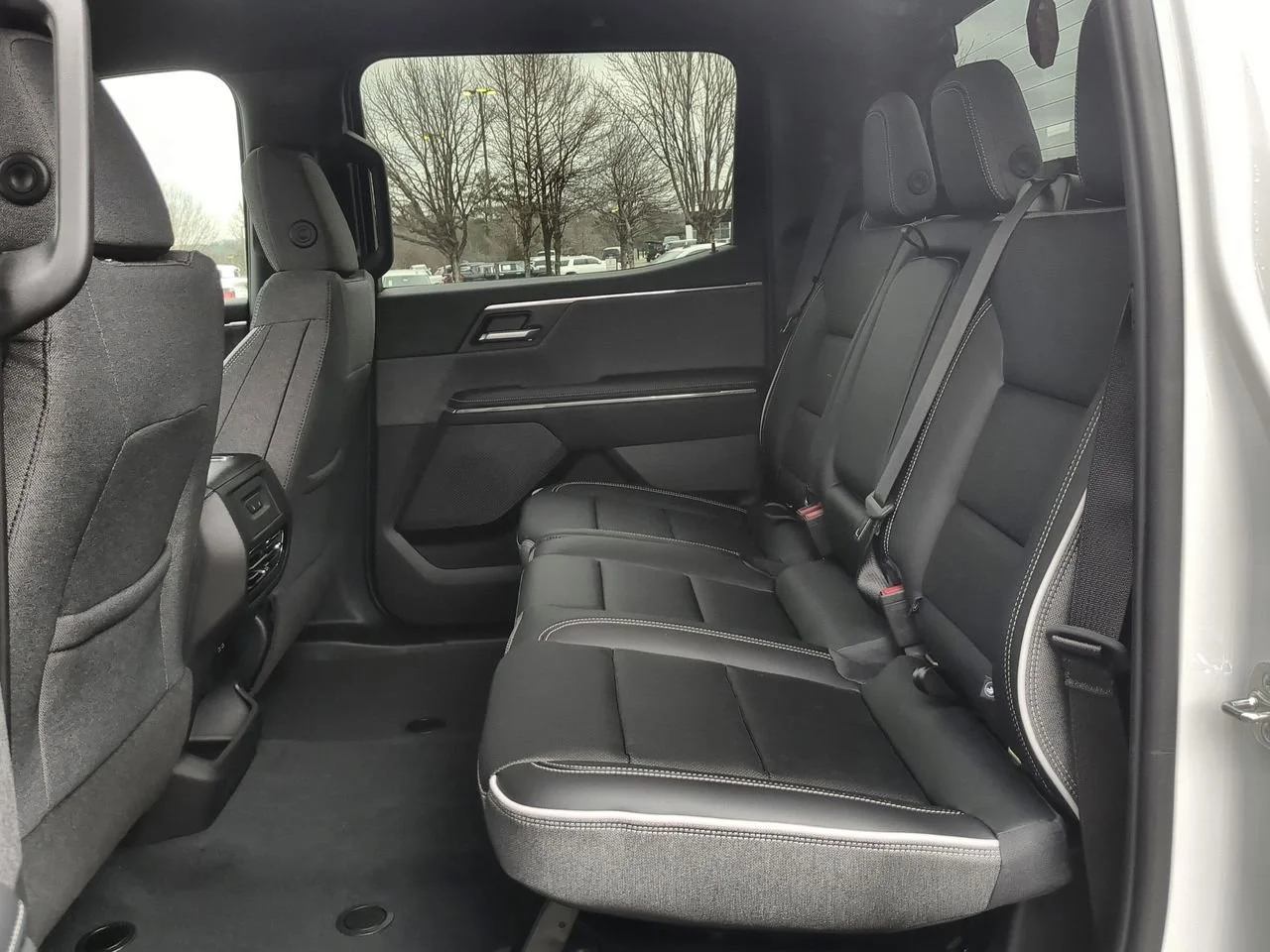 New 2026 Summit White GMC Elevation Extended Range image 24