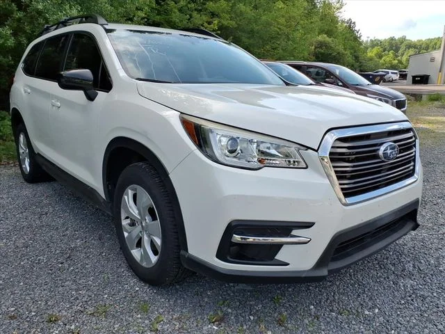 Used 2020 White Subaru Base image 15