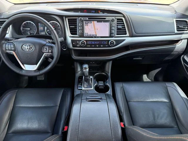 Certified Used 2019 OOH LA LA ROUGE MICA Toyota XLE image 25
