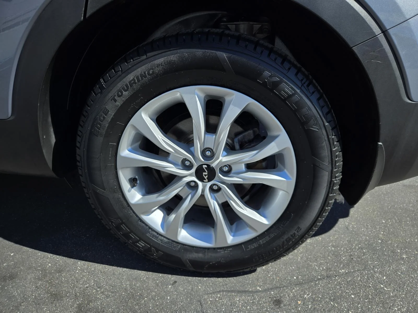 Used 2022 Everlasting Silver Kia LX AWD image 36