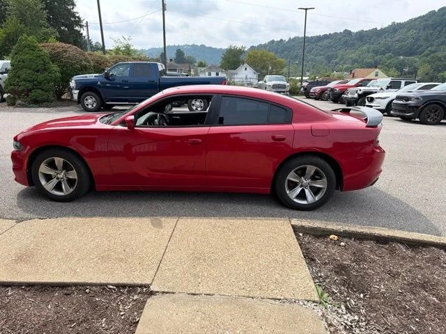 Used 2015 Red Dodge SXT image 8