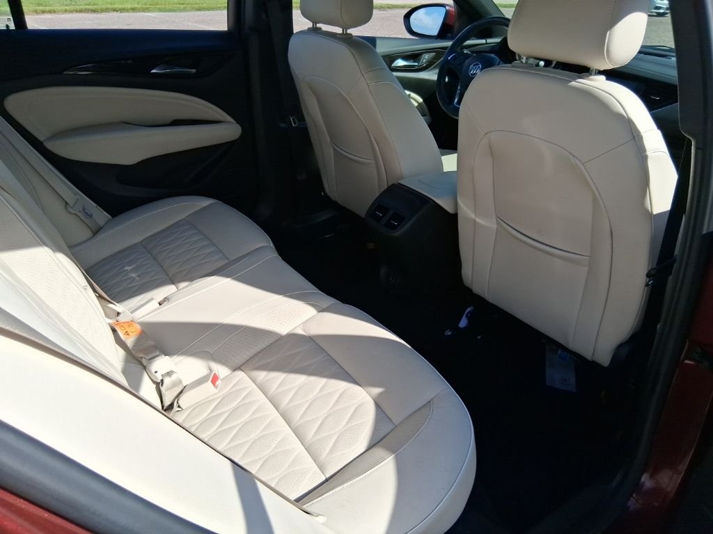 Used 2019 Red Buick Avenir image 19