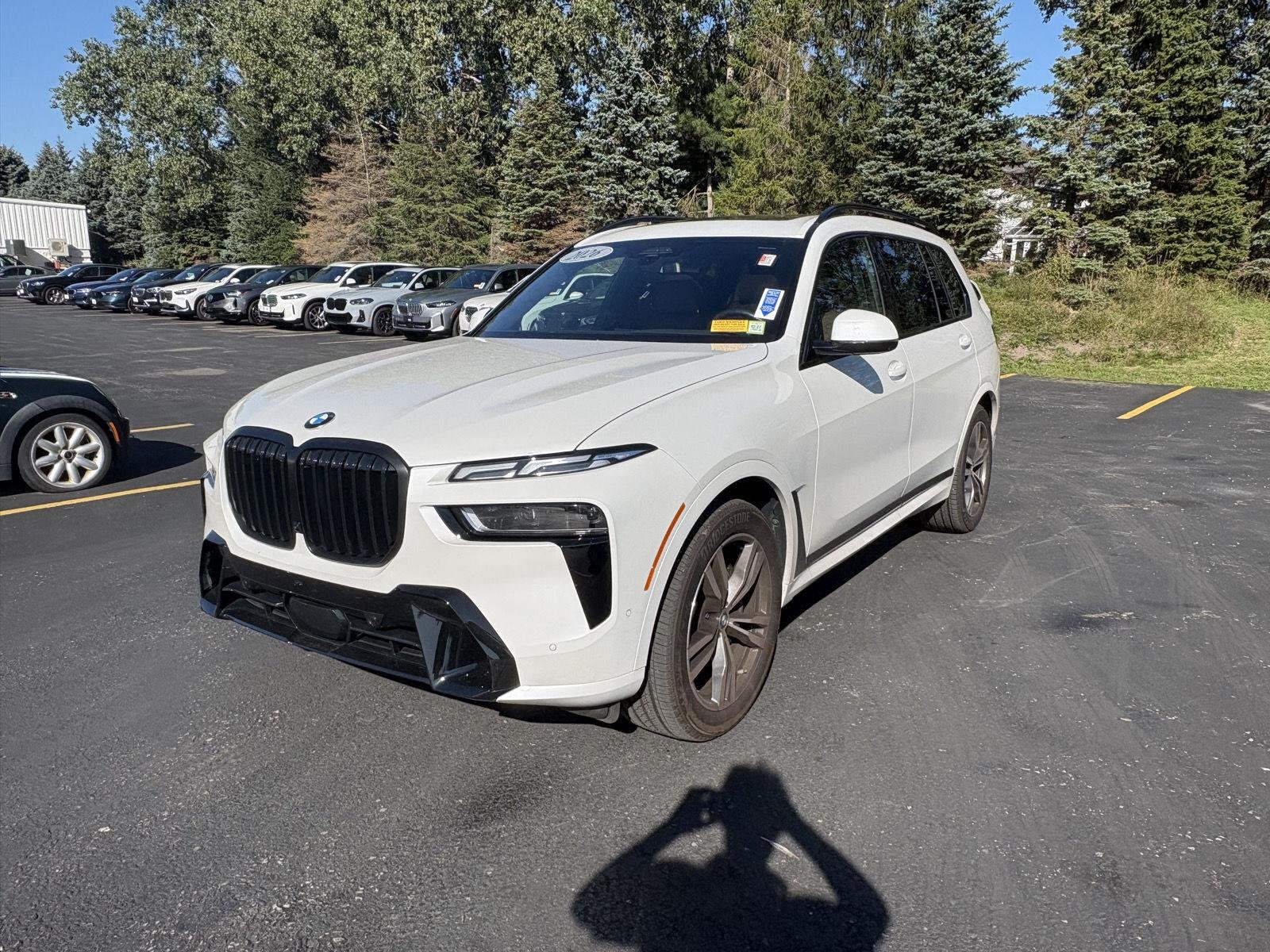 Used 2026 Mineral White Metallic BMW xDrive40i image 3