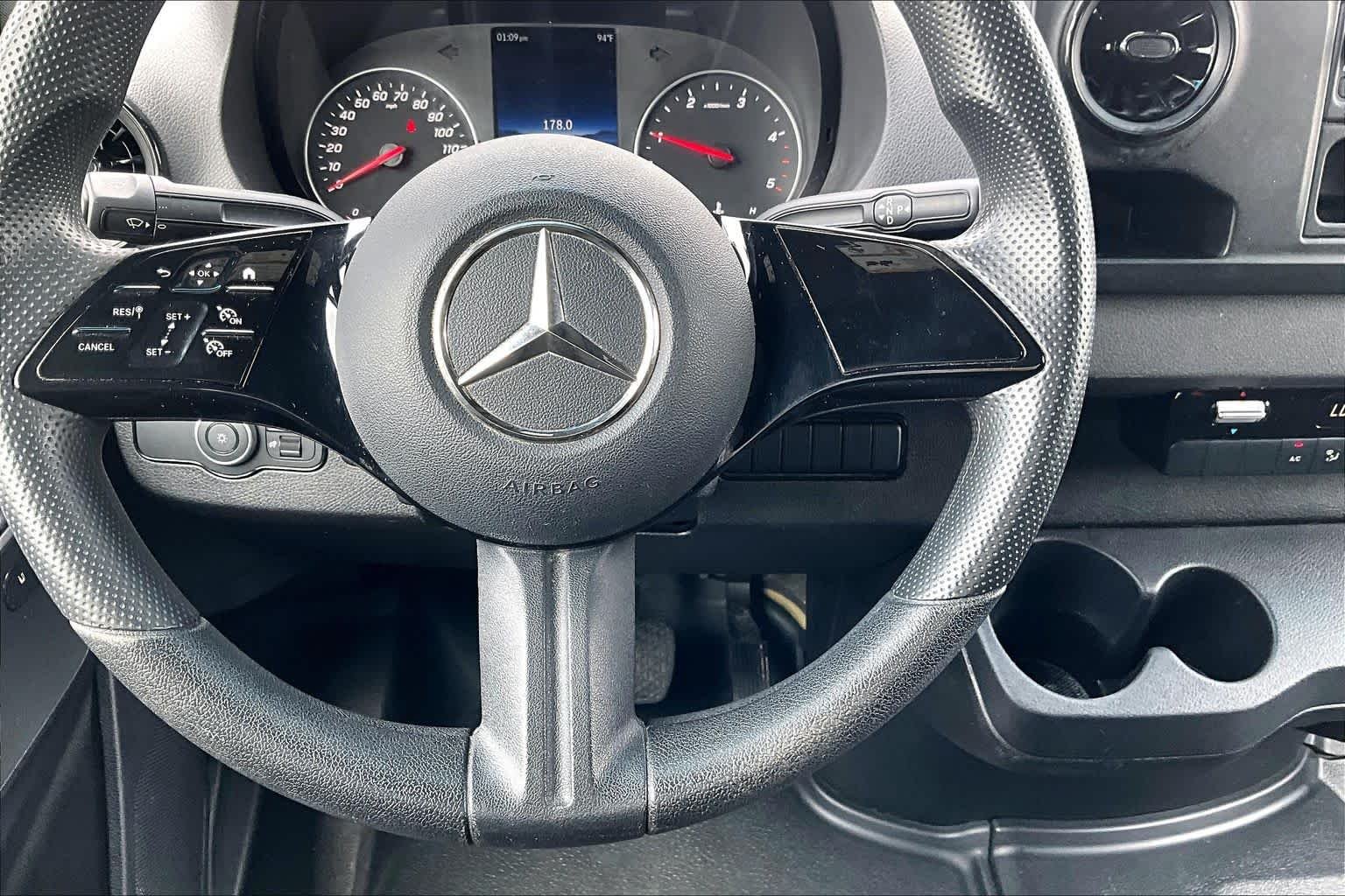 Used 2025 Arctic White Mercedes-Benz  image 27
