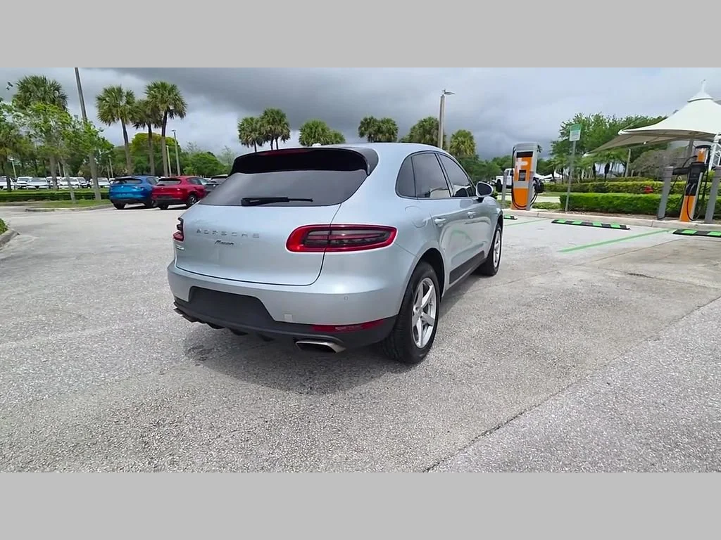 Used 2018 Silver Porsche  image 39