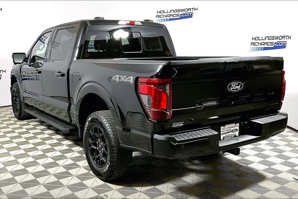 New 2026 Agate Black Metallic Ford XLT image 3