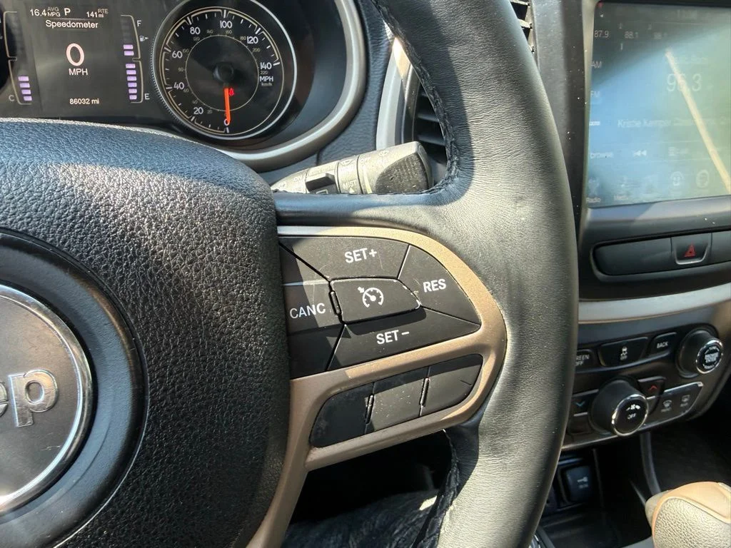 Used 2017 Red Jeep Latitude image 20