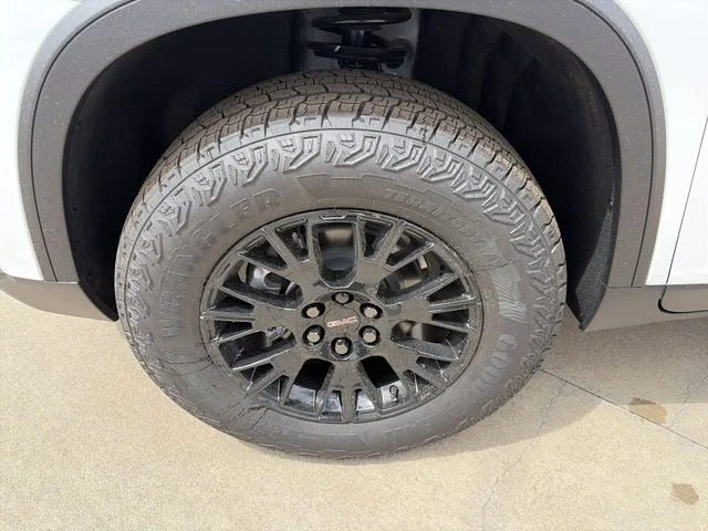 New 2026 White GMC AT4 image 9