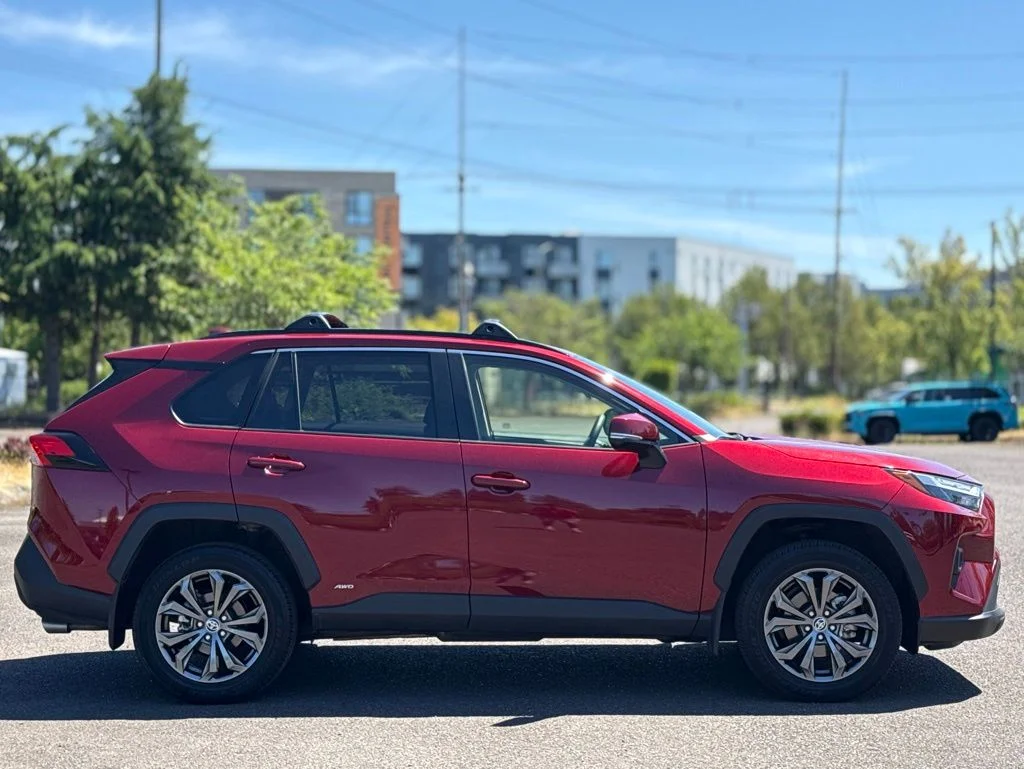 Used 2025 Red Toyota XLE Premium image 6