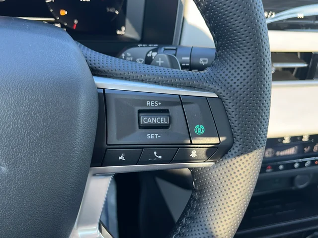 Used 2025 Black Mitsubishi Platinum Edition image 20