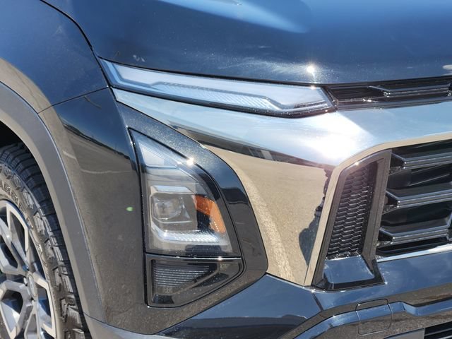 New 2027 Mosaic Black Metallic Chevrolet ACTIV image 9