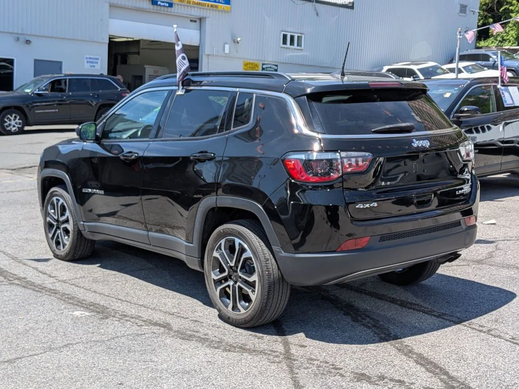Used 2022 Black Jeep Limited image 9