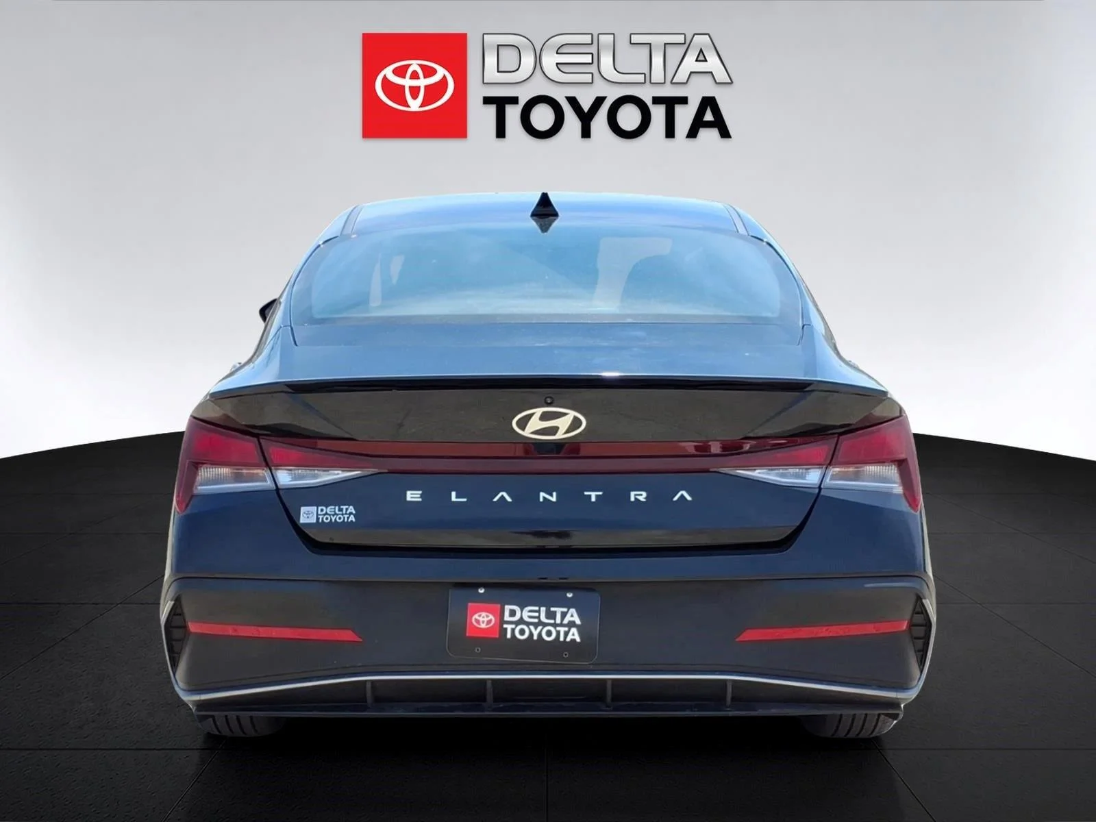 Used 2025 BLACK HYUNDAI SEL SPORT IVT image 4