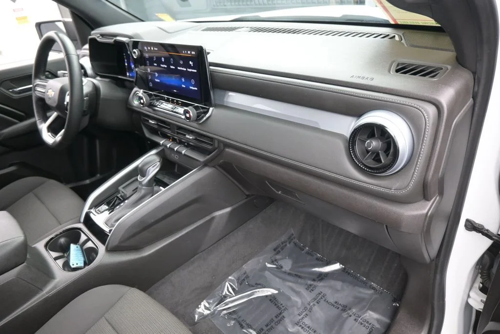 Used 2023 Summit White Chevrolet LT image 39